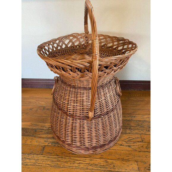 Vintage Large Rattan Laundry Hamper with Carrying Handle & Lid - Picture 2 of 9